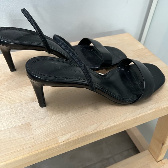 Zara size 39 black sandal with elastic heel strap - Picture 3 of 3